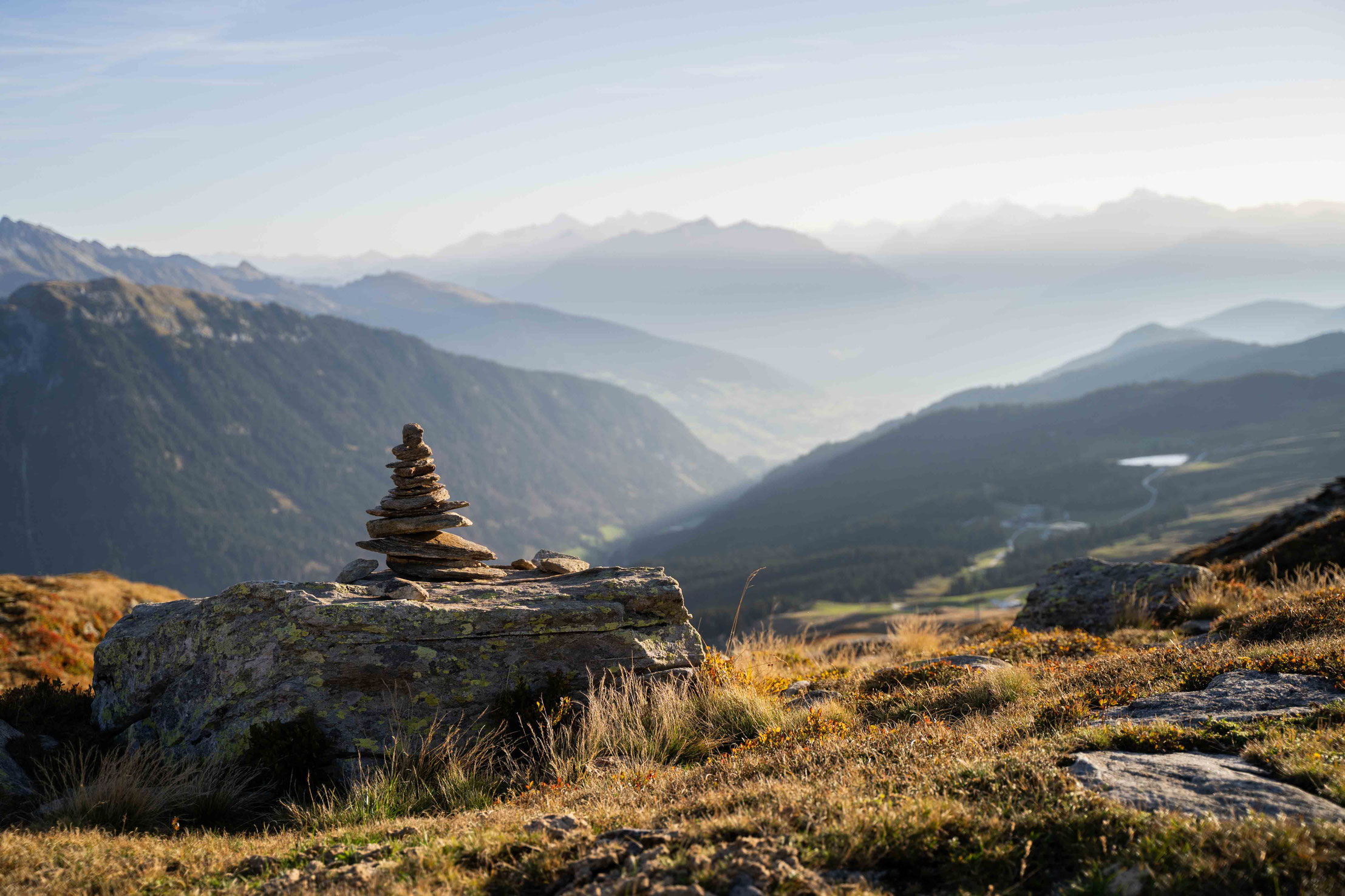leichte Sonnenaufgangswanderung zur Flecknerspitze, aussichtsreicher Gipfel im Passeiertal, Jaufenpass - Südtirol  Wochenprogramm Apfelhotel Farmhouse Torgglerhof