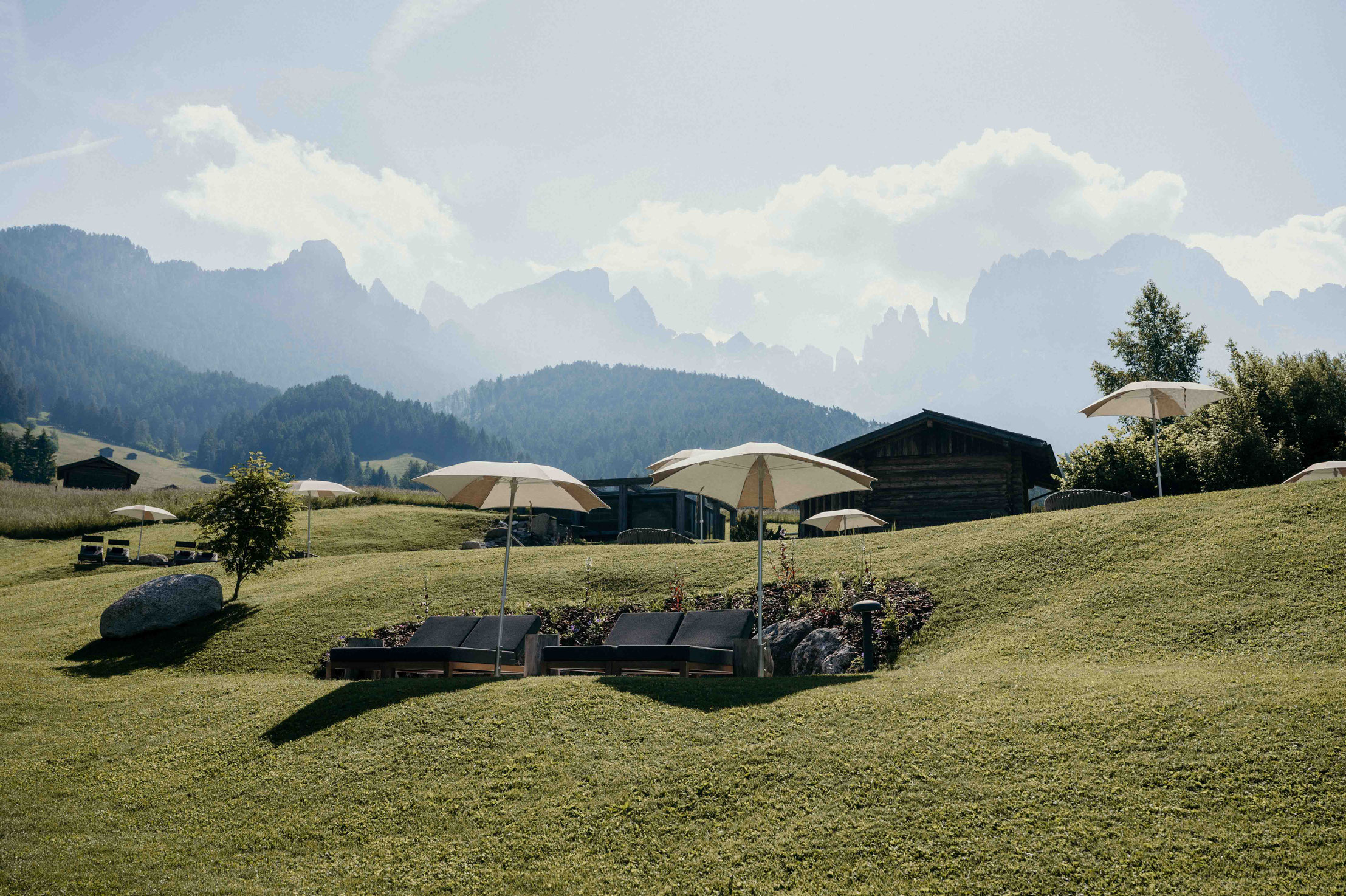 CYPRIANERHOF • Living the Cultura Dolomiti – between mountain magic, quiet strength and soulful culture | Tiers at the foot of the Rosengarten | South Tyrol • Member of Mountain Hideaways ©Marika Unterladstätter