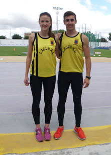 Ane Petrirena y Adei Montiel (Lagunak).