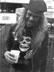 J. Hetfield mit "Fiend" MISFITS-Shirt