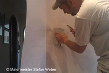 Hier wird das Glasgewebe vom Meister verklebt. Bilder gibt es demnächst in meiner Galerie zu finden.