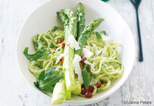 Linguine mit Ziegenkäse-Mandelpesto