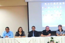 Desde la izquierda: Boris Gutiérrez, CNE Manabí; Carmen Montesdeoca, IDD; Danny Zambrano, GADC de Portoviejo; Arturo Moreno, CNE; y, Gladis Saltos, de la UTM. Portoviejo, Ecuador.