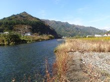 写真1 三陸の川の周辺の風景