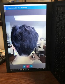 ノートPCを縦置きにした例