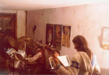 Primi anni '80. Il alto e a sinistra, Franco Pistoni ( basso) suona con i Musical Box. Foto archivio Temperanza