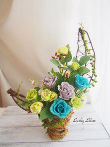 「Green rose trellis」