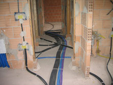 Master srl impianti elettrici civili Milano - Realizzazione - Posa tubi corrugati nel massetto del pavimento