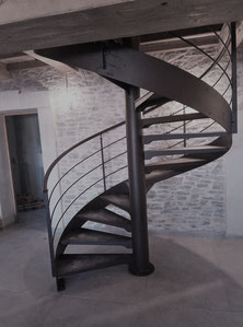 Escalier métallique hélicoïdal Gard Métalud'Oc
