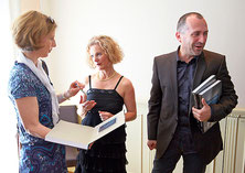 The book was well received - many copies had to be signed // Photos: Emanuel Ammon, Fotoagentur AURA