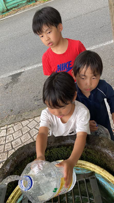 湧水　子供　関西　奈良　吉野