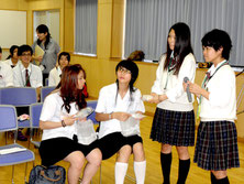 日台高校生の親睦を深める交流会=八商工