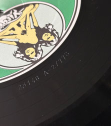 Stamped Matrix "25 146 A-2/77S" auf der A-Seite vom Album "Tangerine Dream - Stratosfear" (RE, GER 1977)