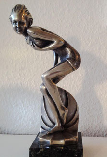 GESTÄHLT AUS DER KRISE HERVORGEHEN