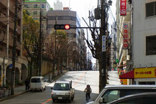 御祓筋の急坂を登る熊野街道