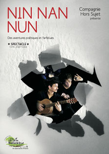 affiche du spectacle Nin Nan Nun, le guitariste porte un chapeau il incarne l'horloge "Patrick" et la comédienne le regard avec Nin Nan Nu dans les mains