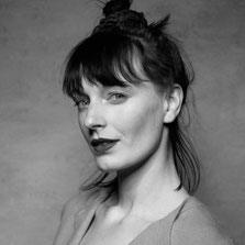 Marie Skret Tanzlehrerin Bewegungstherapeutin Contemporary Pilates Modern Dance Zeitgenössich Imporvisation Tanzschule Effretikon Dance Gallery Winterthur Wetzikon Volketswil Tagelswangen Linda Zürich