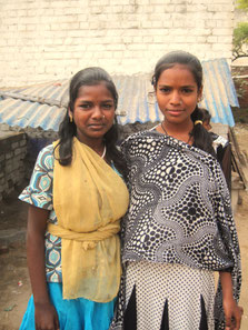 Damini und Pooja, beide aus unserer frühen Arbeit in Varanasi. Beide sind inzwischen verstorben; die Umstände sind bis heute ungeklärt.