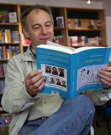 Der Autor Manfred Schloßer liest 2007 in der Hohenlimburger Buchandlung Steglich
