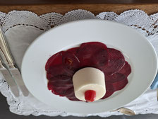 Spargelflan auf Randencarpaccio