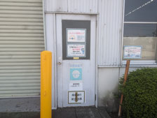 カバー工法による鉄扉交換：工事前写真