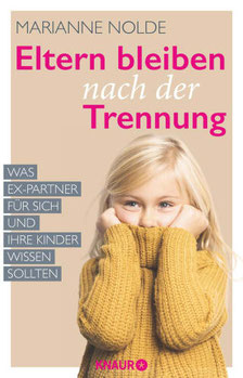 Eltern bleiben nach der Trennung, Kind mit gelben Pullover hält sich den Mund zu, Expartner, Knaur