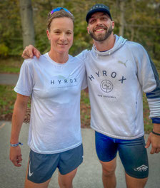Tanja Stroschneider mit Hyrox Weltmeister Alexander Roncevic beim Training in der Hauptallee
