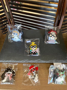 1,540円→980円(税込)  このブローチシリーズも 当店の人気アイテムです