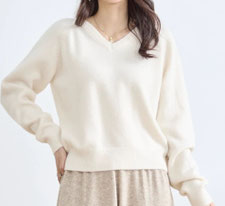 【梅春物】  V ネック シンプルニット プルオーバー  4,290円→1,980円(税込)  【オフホワイト】   