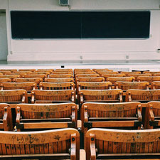 Ein Hörsaal einer Universität