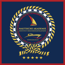 Logo der NAUTISCHEN AKADEMIE SCHWEIZ™ mit gold-blauer Kordel und Segel – Symbol für Wissen, Navigation und Leadership.