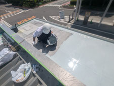 屋根の雨漏り修理：工事中写真