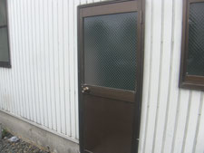 アルミ製框ドアの修復作業：工事後写真
