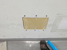 壁ボードの修復：工事中写真
