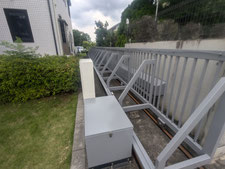 鉄製門扉の塗替え：工事後写真