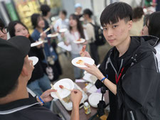韓国の大学生に沢山食べていただくのが嬉しい