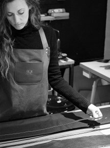 Flor, Artisane Créatrice en Maroquinerie de cuir 