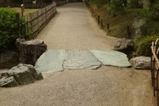 青石の橋