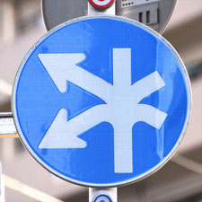 東京都の異形矢印1 - 道路標識めぐりの旅