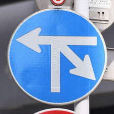 東京都の異形矢印2 - 道路標識めぐりの旅