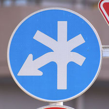 東京都の異形矢印1 - 道路標識めぐりの旅