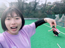 ↑↑↑ クリックにて「東大､TW」が開きます。（東大からスタート💪　広報用の顔写真を撮影中のひな　手伝ってくれたりさぴょんが、なにやら不審な動きを……👀　「あーそこで止まっててください！」　「明らかにそれ顔写真じゃないよね！？」）