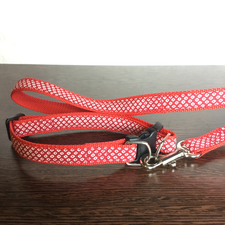 ZASH葉山製作　赤テープに赤いかのこ柄の和柄首輪とリード
