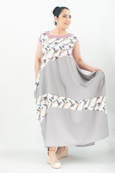 Leinenkleid im Kontrastlook mit uni und Kolibiridruck