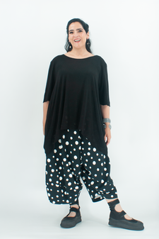Jerseykleid mit großem Kragen und kurzen Ärmeln