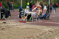 Mit 2.450 Punkten im Blockwettkampf Lauf erreichte Emilia Sureth Platz 3 bei den NRW-Jugend-Mehrkampfmeisterschaften U16 in Bad Oeynhausen.