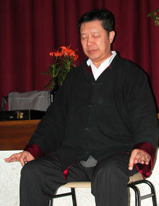 Meister Li Zhi Chang: Qi Gong Grossmeister und Arzt der Traditionellen Chinesischen Medizin