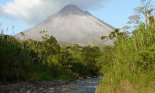 Combinado: Caminata Puentes Colgantes y Volcán Arenal