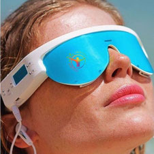 dame avec lunettes psio lire les témoignages des particuliers lunettes luminothérapie PSIO