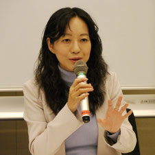 山口真美委員